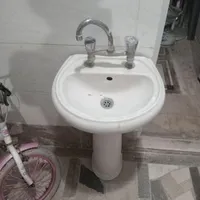 روشویی کوچک با شیر