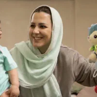 استخدام پرستار برای پسربچه