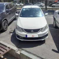 ساینا اس درحد بی رنگ