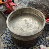 دیگچه سینی مسی|کلکسیون اشیاء عتیقه|تهران, شوش (باغ آذری)|دیوار