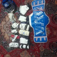 وسایل تکواندو  با رو پا سنسوری در حد نو