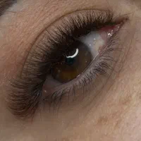 استخدام و آموزش دستیاری اکستنشن مژه