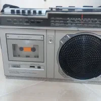 دو مدل رادیو ضبط سونی و آکا هی ژاپن  اف ام دار