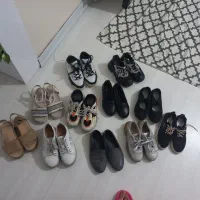 تعدادی کفش سایز ۳۹ و۴۰