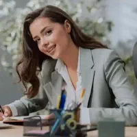 استخدام منشی خانم