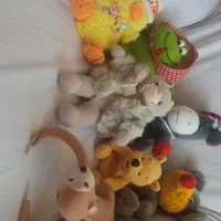 تعدادی اسباب بازی همگی ۲۰۰تومان
