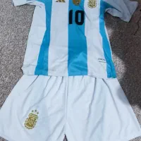 یک دست لباس ورزشی طرح تیم ملی آرژانتین ( مسی)