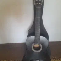 گیتار مشکی سالم