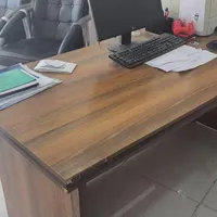 میز و صندلی دفتر کار
