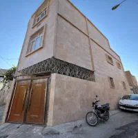 ویلایی ۳ طبقه فروش دربست نما بازسازی شده