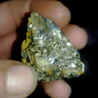 سنگ نقره پلاتین وطلاهست