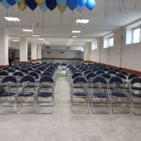 به یک راننده با وانت جهت کار در ظروف کرایه