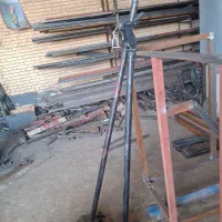 جوشکار ماهر ، کارگر ساده فنی جوشکار