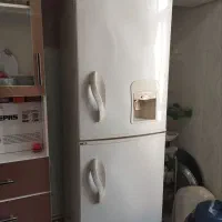 یخچال درحدنو
