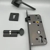 فروش ، نصب و ریکلاژ انواع درب|خدمات پیشه و مهارت|مریوان, |دیوار