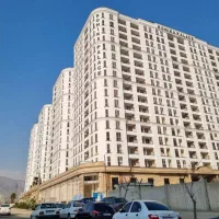 زندگی در ارتفاع / برج مجلل / کلید نخورده