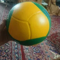 توپ والیبال