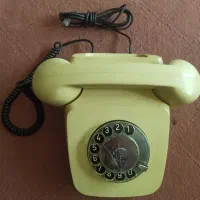 تلفن رومیزی قدیمی