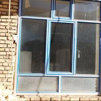 دوتا پنجره یک عدد درب ورودی آلومینیوم برای فروش