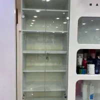 کمد در شیشه ای