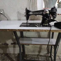 چرخ خیاطی همراه با میز