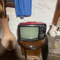 تلوزیون قدیمی|کلکسیون اشیاء عتیقه|چابکسر, |دیوار