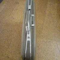 کیف آمریکن توریستر ،آمریکایی