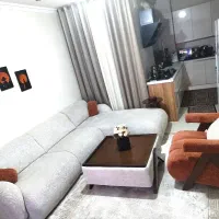 فروش مبل ال کرم رنگ شیک و تمیز