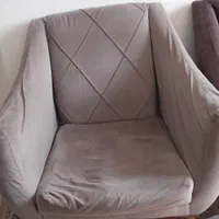 مبل ۷ نفره فقط همین دوتا نیاز به تعمیر دارن