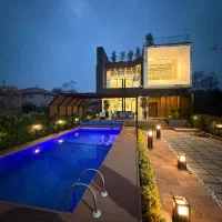 ویلا شهرکی vip استخر و جکوزی روباز ایزدشهر