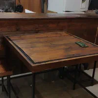 میز و صندلی و نیمکت چوبی