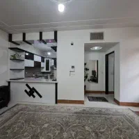 منزل مبله نوساز هم کف با تمام امکانات و پارکینگ