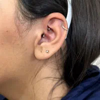 خدمات پیرسینگ‌ و فشیال به صورت کاملا تخصصی
