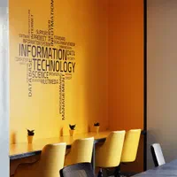 سالن همایش و برگزاری ایونت (دفتر کار اشتراکی)|اجارهٔ کوتاه‌مدت دفتر کار و فضای آموزشی|مشهد, کوثر|دیوار