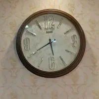 ساعت کاملا نو