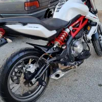 بنلی ۳۰۰ مدل ۹۶