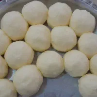 کره ، دوغ ، ماست ، گرده و نان محلی