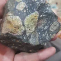 سنگ جواهراتی وفضای