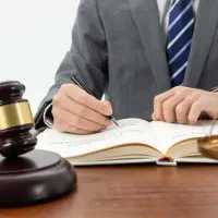 جذب مشاور حقوقی / وکیل پایه یک دادگستری