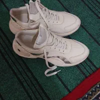 کتونی دخترانه کاملا نو سایز ۳۸ و ۳۷