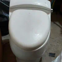توالت فرنگی به همراه دو عدد روشویی