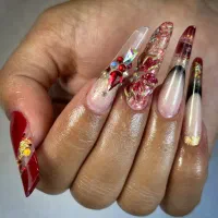 تخفیف ویژه کاشت ناخن لیلی