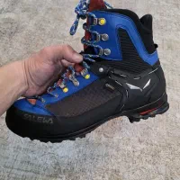 کفش کوهنوردی سالیوا درحد