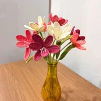 کلاس آموزش قلاب بافی و گلدوزی