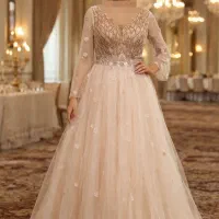 لباس مجلسی توری کرم سایز ۴۲مناسب نامزدی بله برون