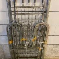 تخت کودک کنار مادر