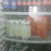 به یک کارگر ساده جهت همکاری در فست فود