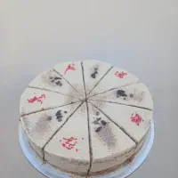 کیک تولد و کافه ای