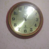 سه عدد ساعت دیواری قدیمی آنتیک|کلکسیون اشیاء عتیقه|بروجرد, |دیوار