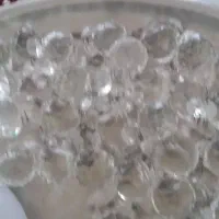 ۳۱تا گوی کوچک با آویز و۲۱لامپ لوستر درحدنو سالم